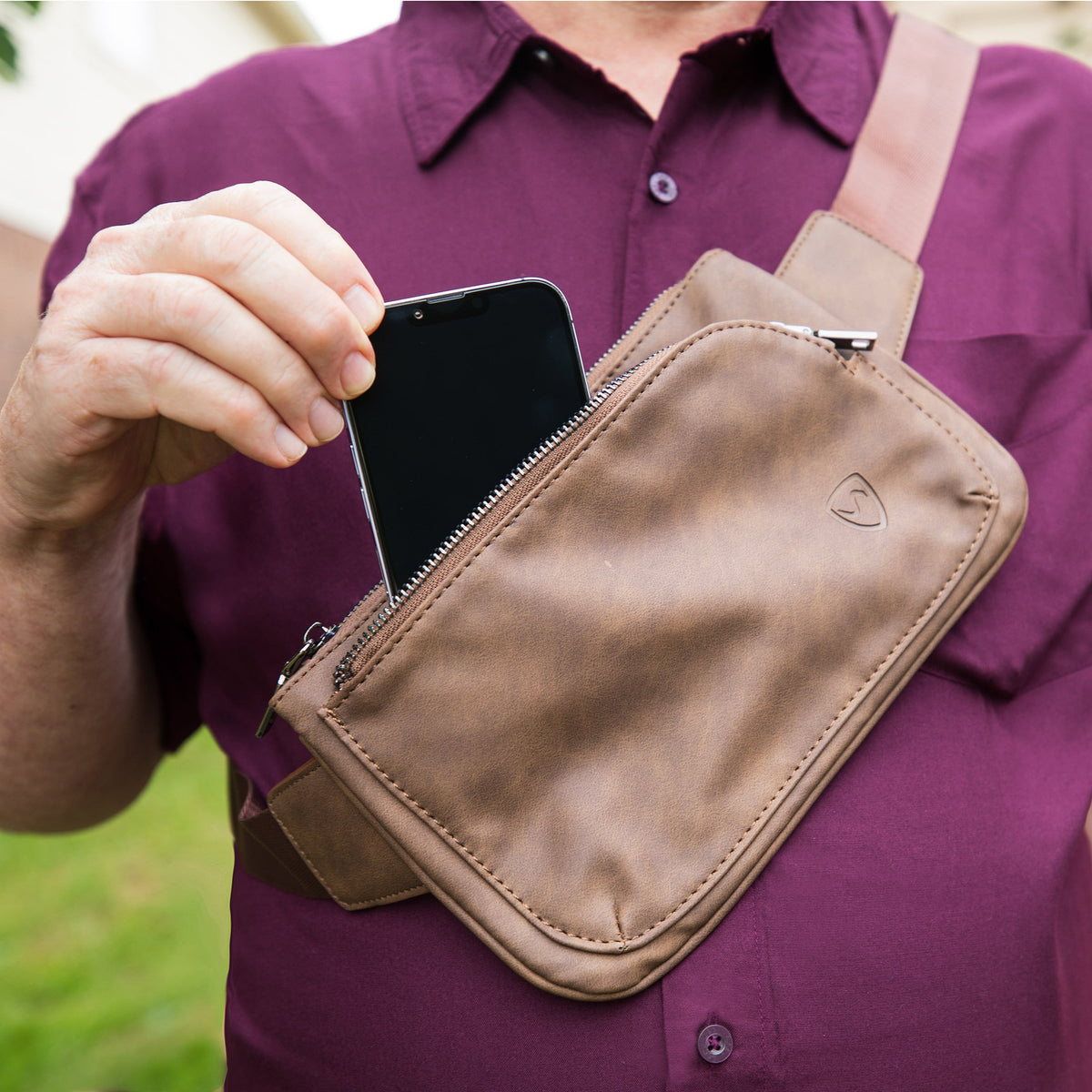 Vegan leather crossbody fanny pack, photo 6