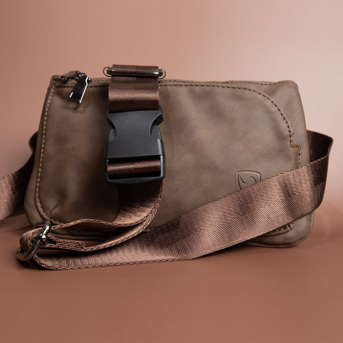 Vegan leather crossbody fanny pack, photo 5